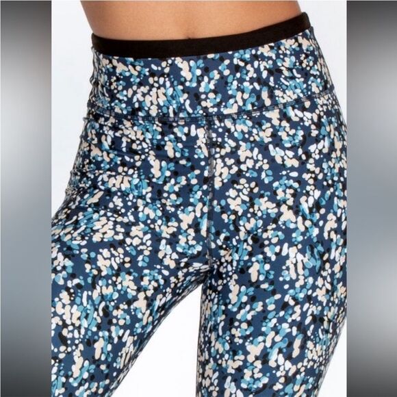 Johnny Was Calme Endurance Athletic Set - Picture 6 of 9